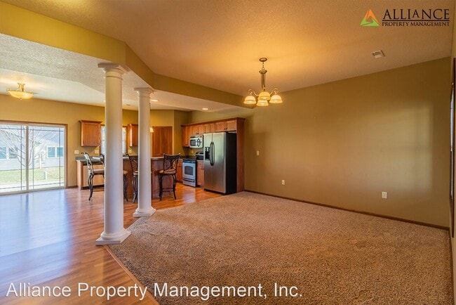 Building Photo - 3 br, 2.5 bath House - 526 Stonedale Dr.