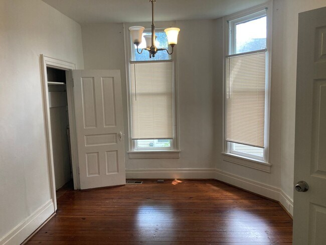 Building Photo - Home for Rent in Historic Horton Waverly Area on Reservoir Hill