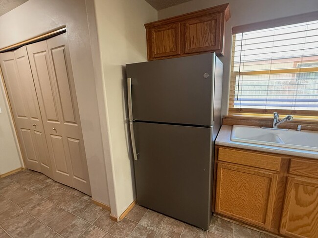 Building Photo - 3BR/2.5BA Home w/ Garage, Fenced Yard – Walk to Shops & Parkra