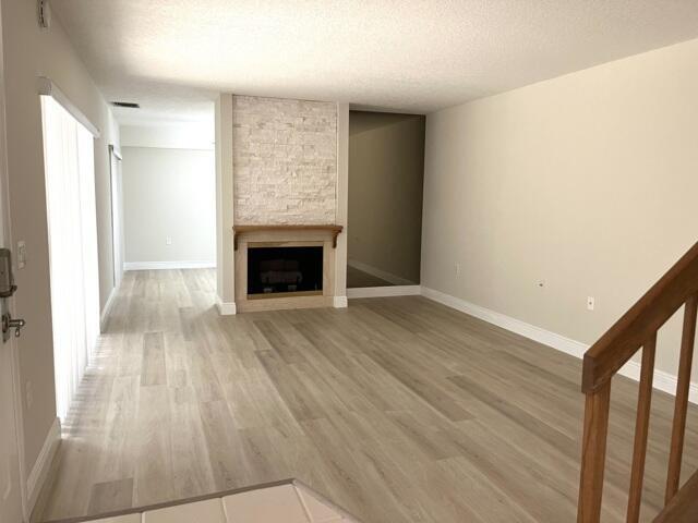 Building Photo - 2507 25th Ln