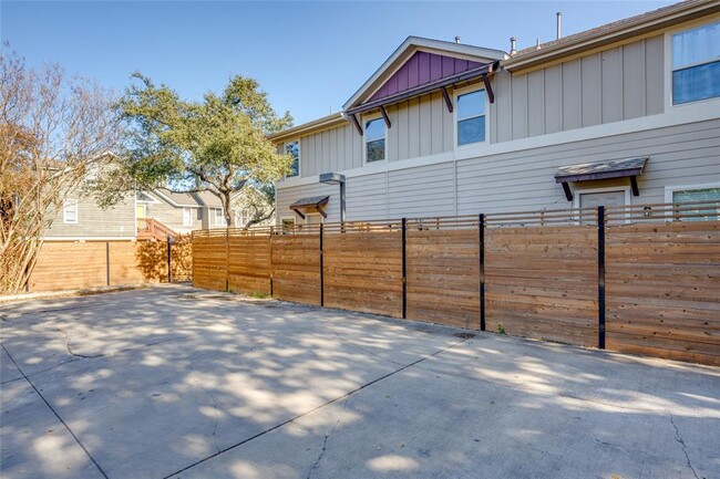 Building Photo - 5701 Cougar Dr