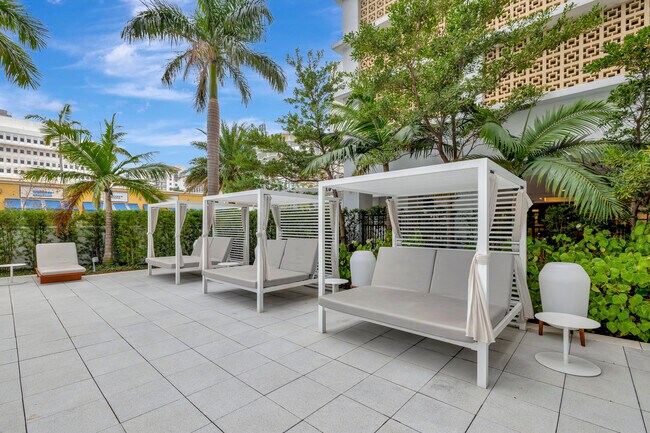 Building Photo - 155 E Boca Raton Rd
