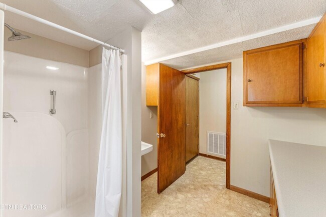 Building Photo - 9528 Gulf Park Dr