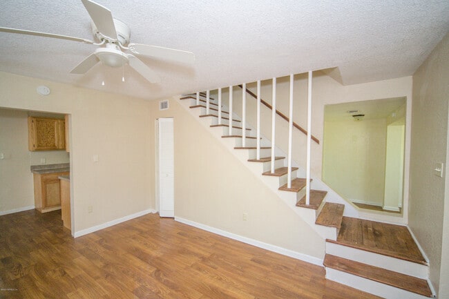 Building Photo - 1521 Yukon St