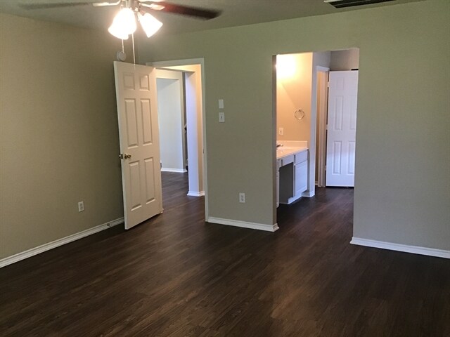 Building Photo - 4706 Buescher Ct