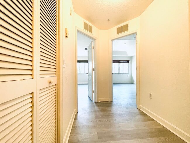 Building Photo - 1119 Shoma Dr