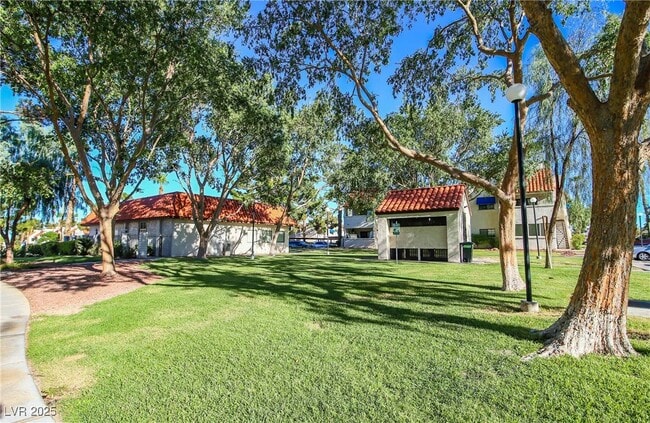 Building Photo - 101 Luna Way