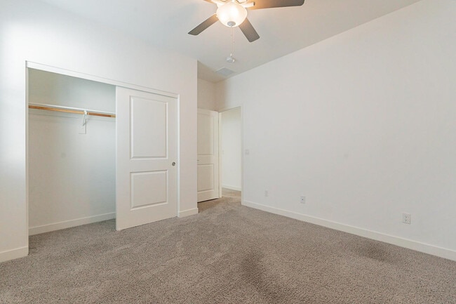 Building Photo - 5538 S Dillon