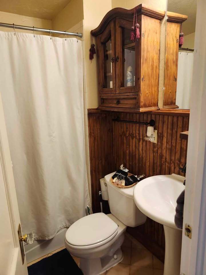 Speakeasy Suite - 415 Sunny Ln