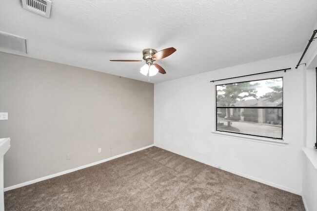 Building Photo - 12755 Mill Ridge Dr