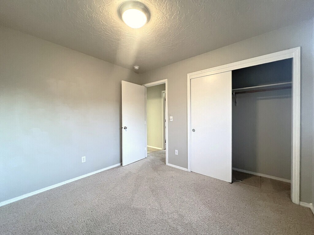 Building Photo - 4160 E Carnation Ct