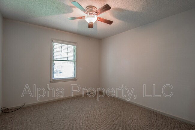 Building Photo - 102 Ticonderoga Dr