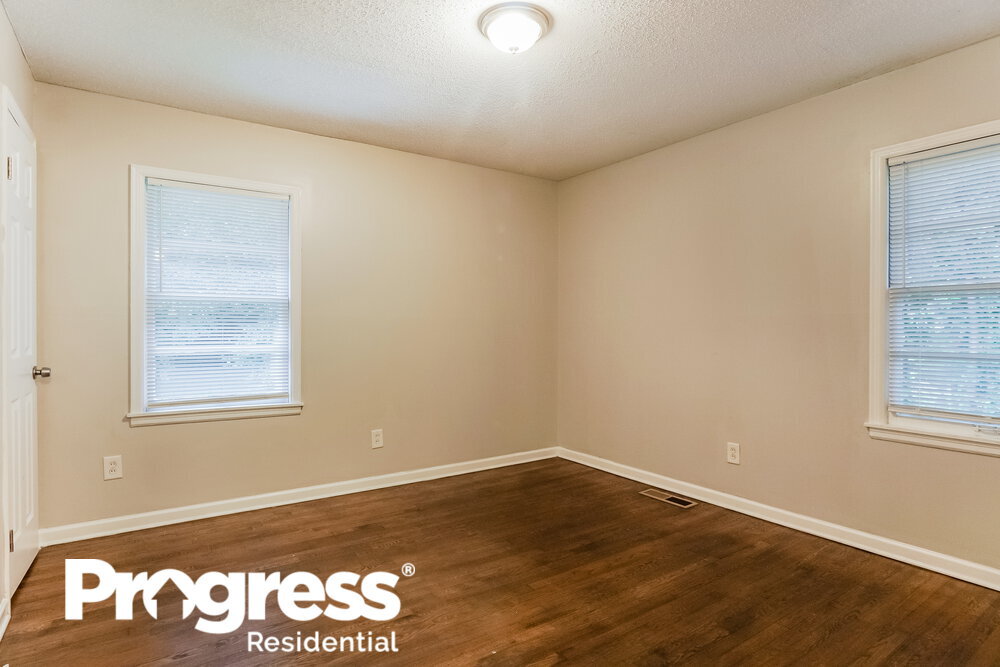 Building Photo - 812 Nelson Dr