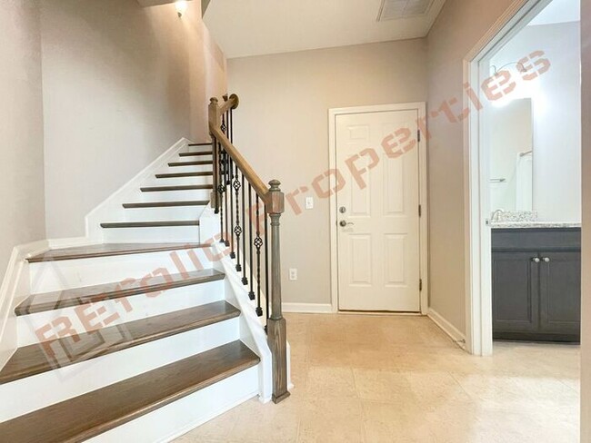 Building Photo - Beautiful End Unit 3 Story 4 bedroom, 3.5 ...