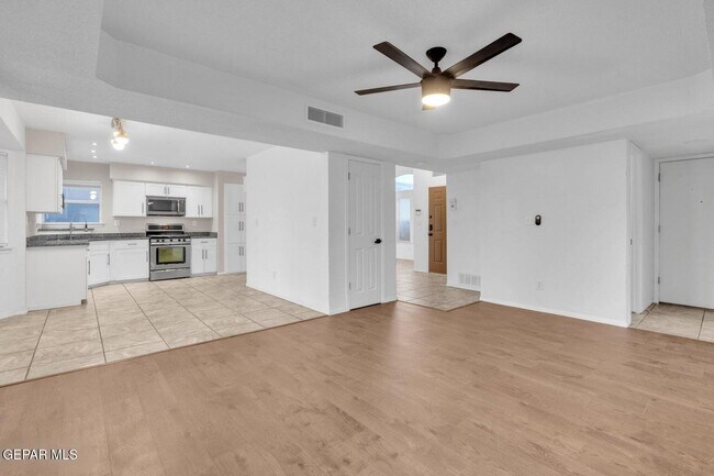 Building Photo - 7489 Plaza Redonda Dr