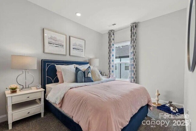 Building Photo - 5029 Westmead Ln