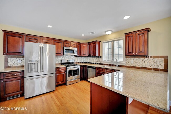 Building Photo - 15 Griggs Ave