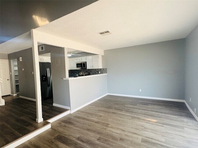 Building Photo - 12509 Newbrook Dr