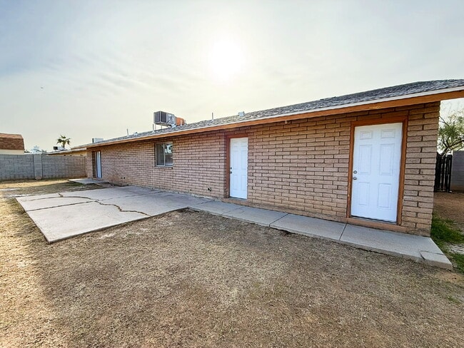 Building Photo - Newly Remodeled 3BR with Garage, Workshop, Privacy & Large Yard!