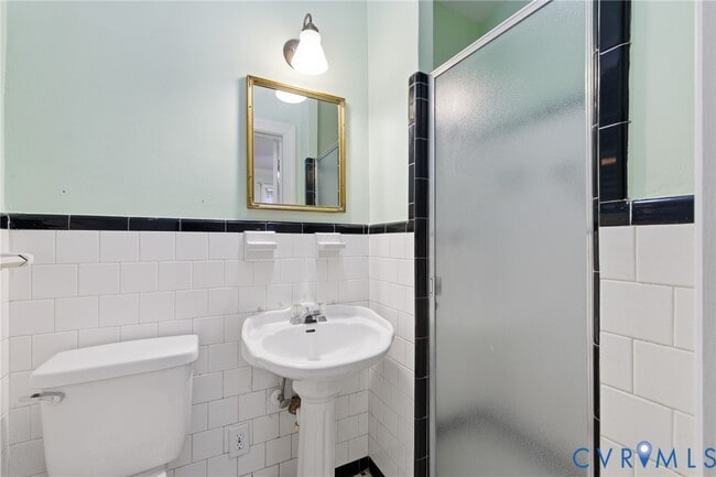 Building Photo - 717 Francis St