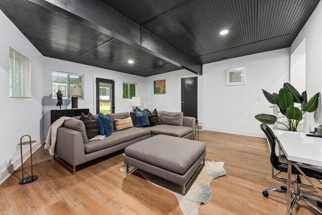 Building Photo - 2874 Grand Ave SW