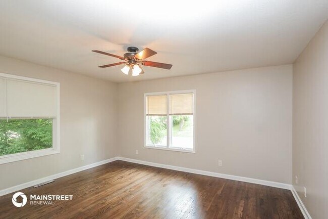 Building Photo - 410 N EUGENE FIELD RD, CLAYCOMO, MO 64119