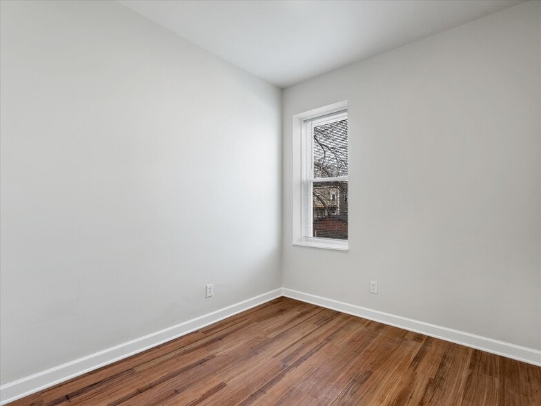 Building Photo - 3411 Park Ave