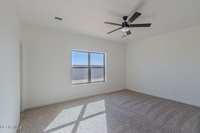 Building Photo - 500 E San Antonio Ave