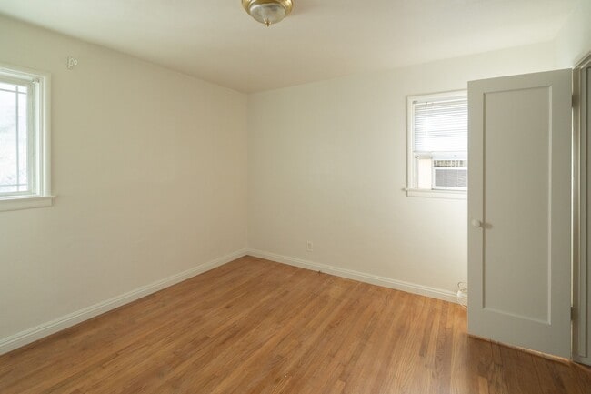 Building Photo - 4452Cogs