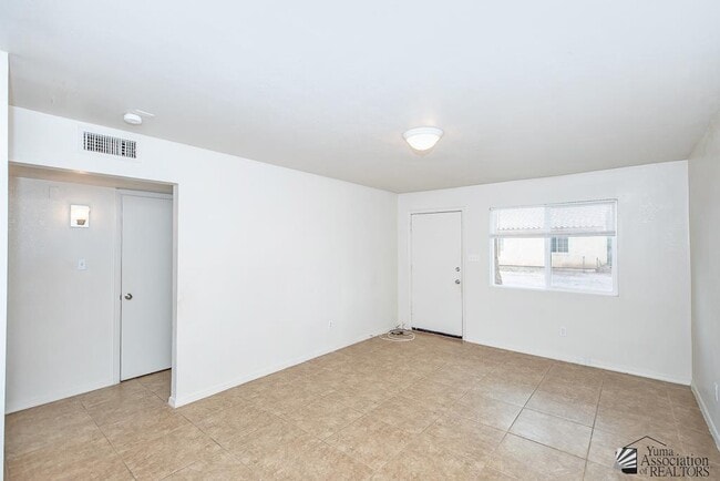 Building Photo - 605 S El Prado Rd