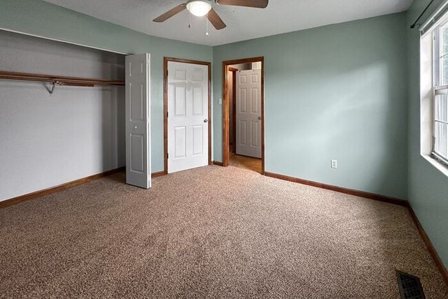 Building Photo - 2BD/1.5BA Unit at Pinecrest Apartments in ...
