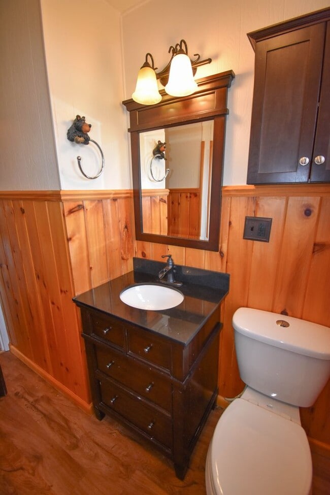 Building Photo - Two Bedroom Home with Detached Garage!