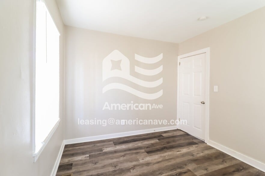 Building Photo - 5512 Ave P