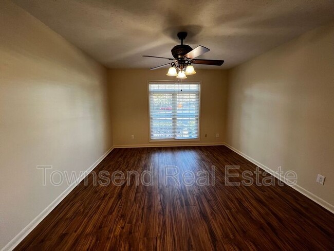 Building Photo - 2704 Helaman Ct