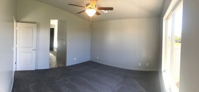 Building Photo - Beautiful Like New 4 bedroom home in Washi...