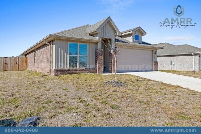 Building Photo - New Beginnings Start At AMRR: 4 bedroom in Apple Crossing!