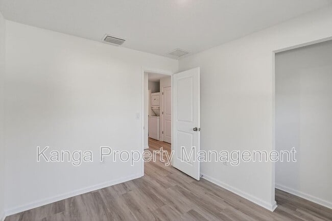 Building Photo - 1115 F Ave