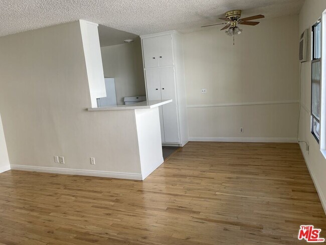 Building Photo - 1137 Wilcox Pl
