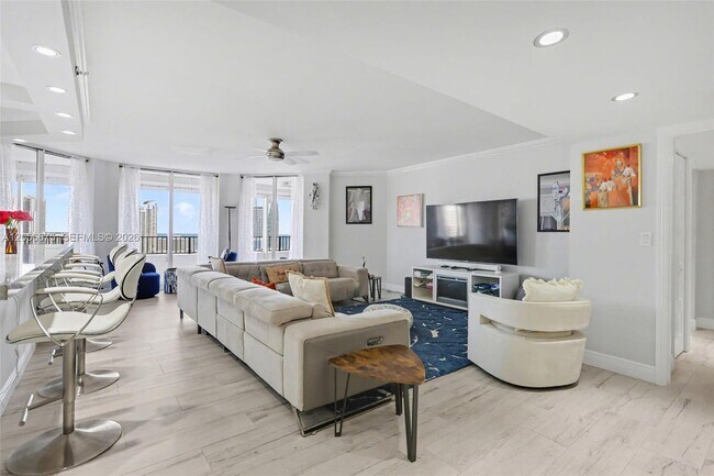 Building Photo - 300 Three Islands Boulevard