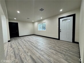 Building Photo - 1214 Hardt St