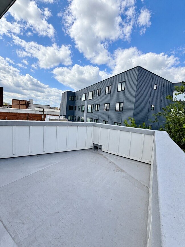 Building Photo - Rooftop Deck Living in Fishtown — Spacious 3-Bed, 2-Bath Home for Rent