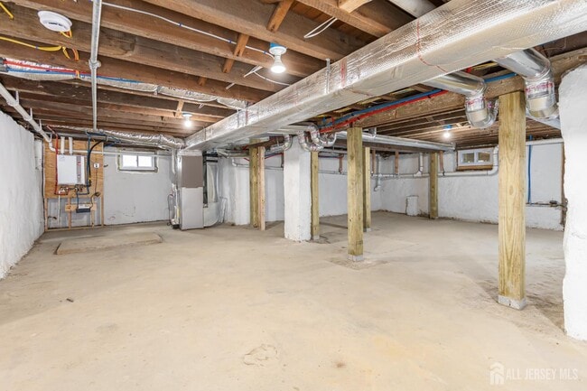 Building Photo - 3547 Finlaw Ave