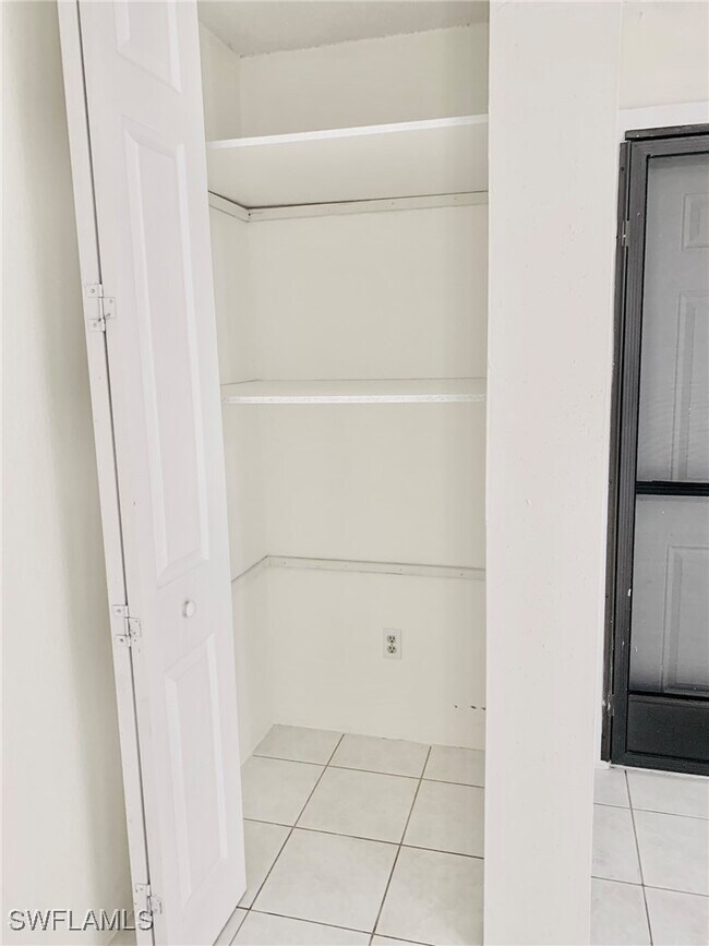 Building Photo - 826 Wiggins Pass Rd