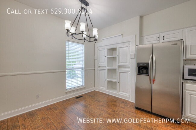 Building Photo - 5888 Woodlands Ave