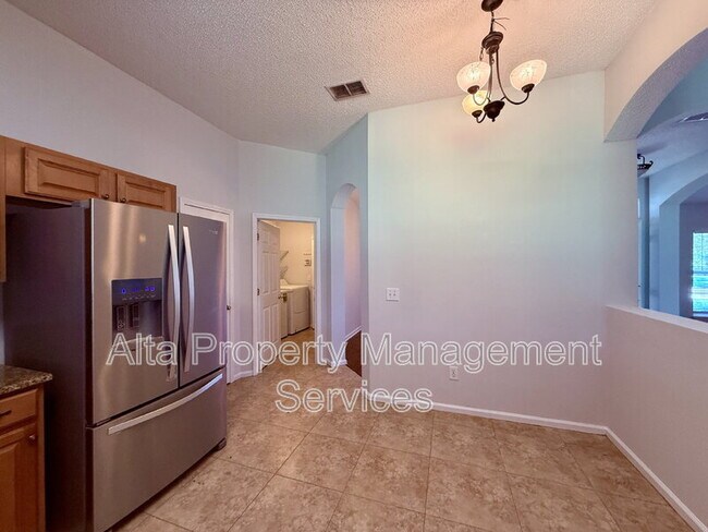 Building Photo - 2462 Coachman Lakes Dr