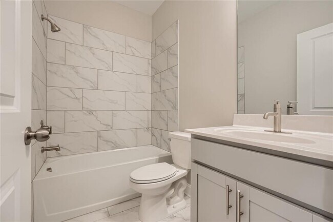 Building Photo - 461 Stagecoach Bnd SE