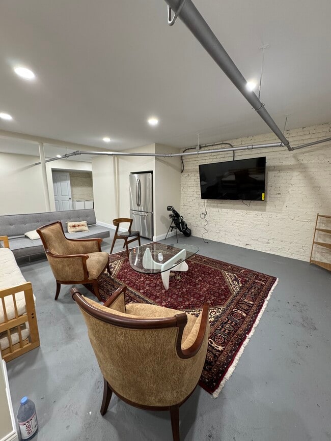 Building Photo - 30 Wadsworth St