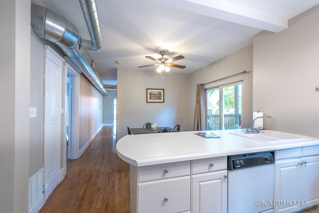 Building Photo - 217 Des Plaines Ave