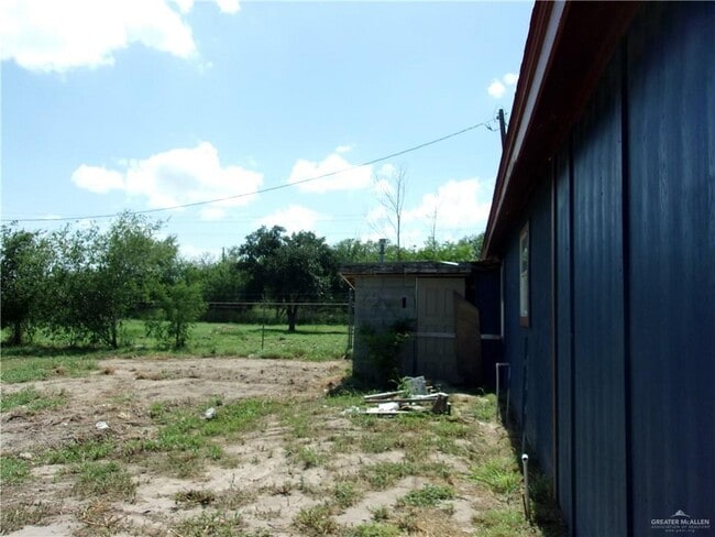 Building Photo - 5 Mile Line Rd