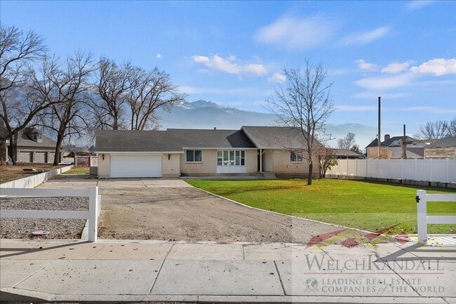 Building Photo - Your Ideal 4-Bed Layton Home - Style, Space & Location!